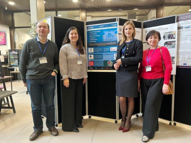 Учасники конференції дуже позитивно відзначили багатовекторну роботу ТНПУ та Великої Британії з-поміж інших ВНЗ. Представлений постер